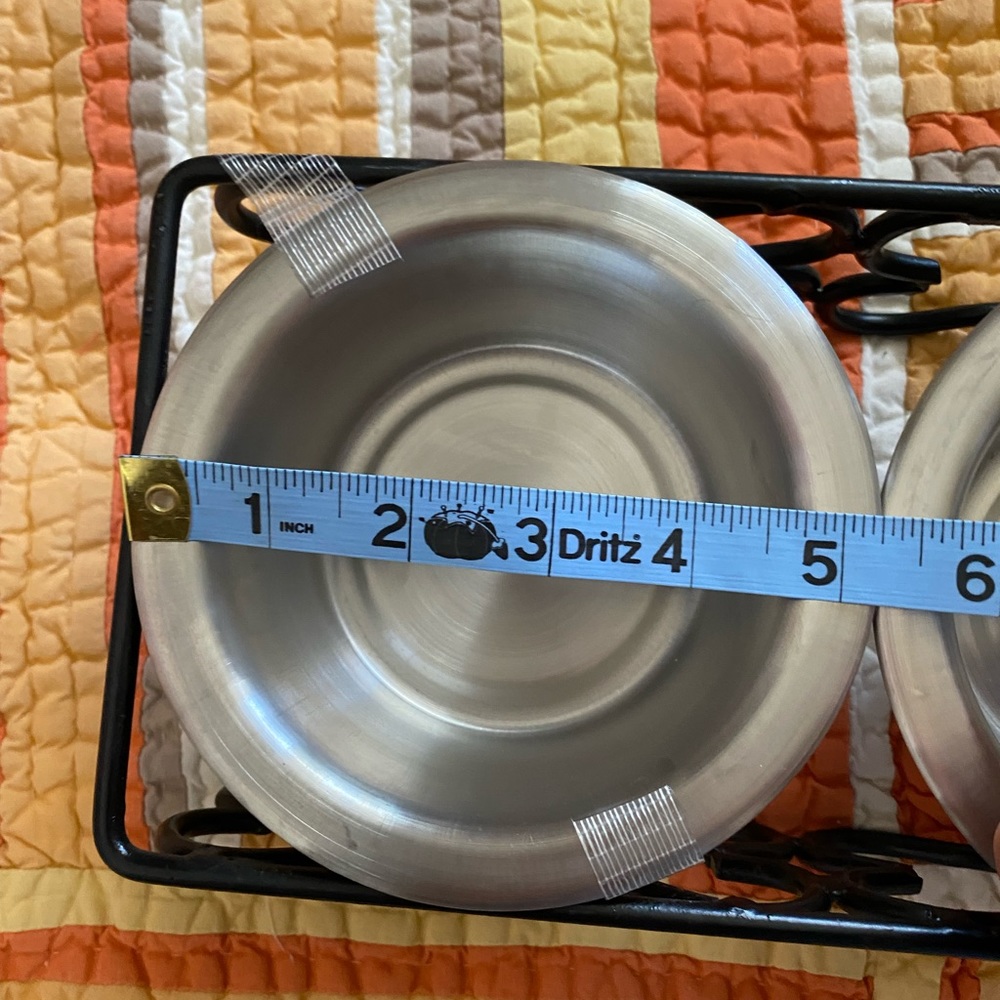 Dog food bowls and stand - Picture 6 of 8